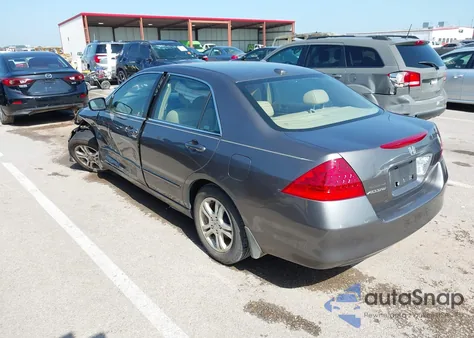 2007 Honda Accord 2.4 Ex z USA, uszkodzony, nr VIN 1HGCM56867A071530